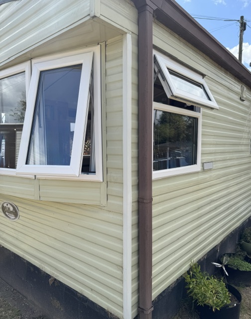 Double glazing fitters in England